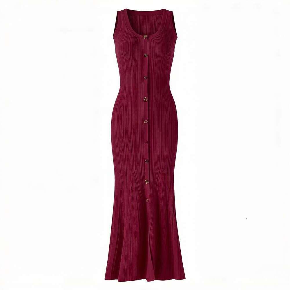 2026 spring and summer new designer sleeveless metal buckle one-piece European and American style INS knitted dress