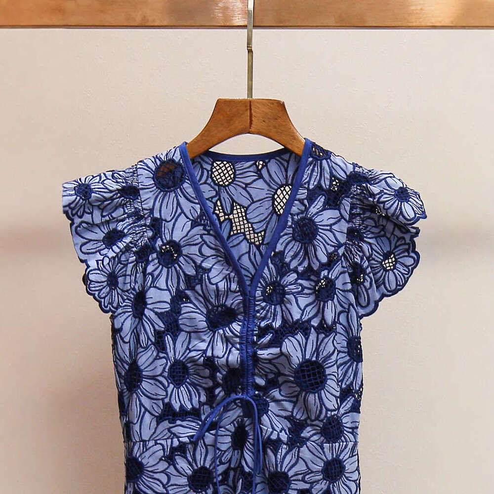 2026 Spring and Summer Embroidered Hollow Celebrity Style Elegant Sleeves V-neck Waist Women's Short Skirt