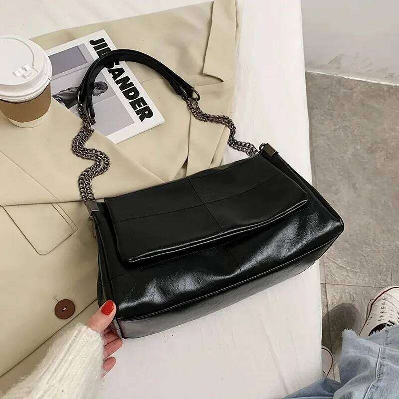 Large Capaci Commuter Tote Women's Chain Underarm Bag Fashionable Sensation 2025 New Autumn Winter Series Handbag XJ260306