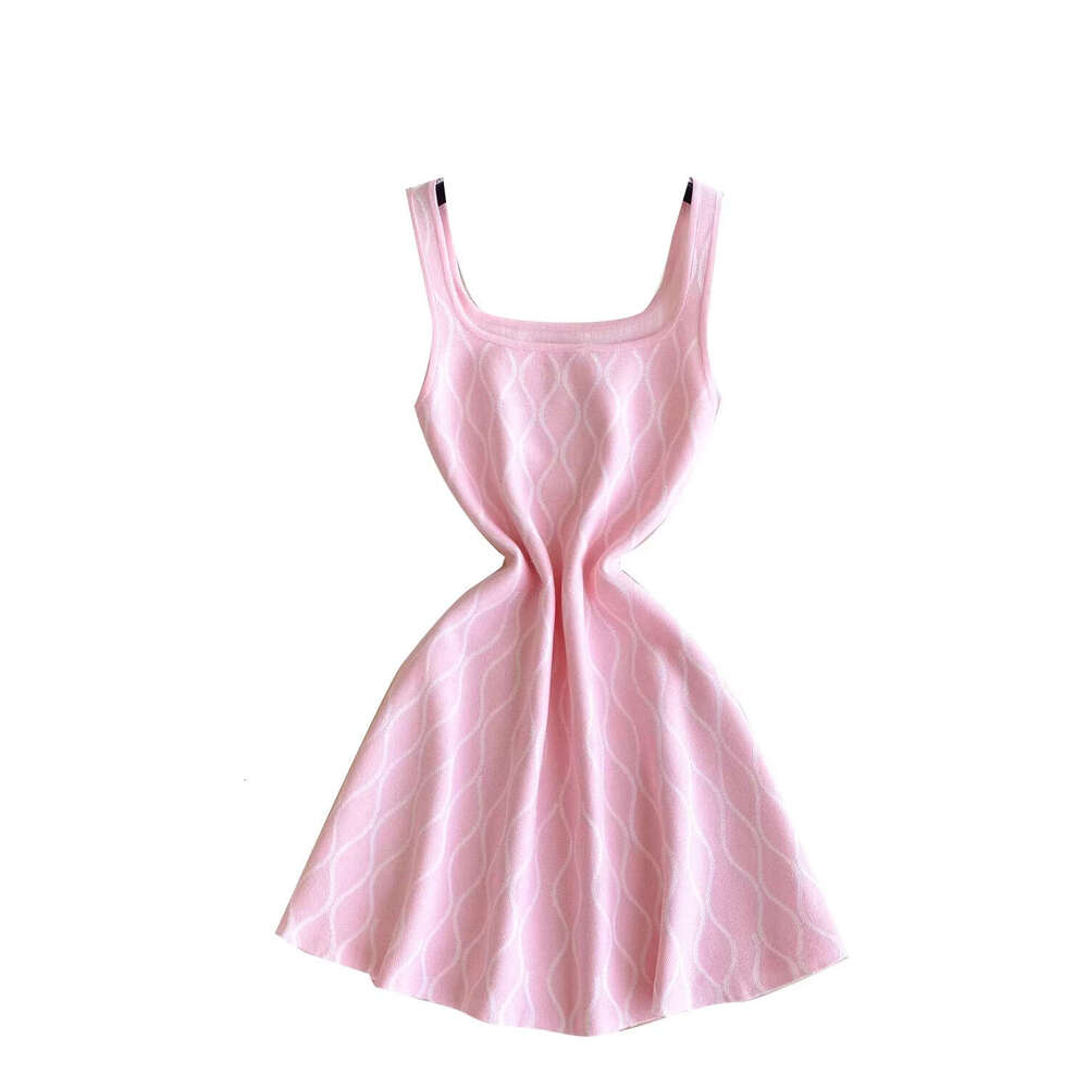 2026 Spring and Summer New French Water Tank Ripple Pattern Petite Women's Design Slim Knitted Dress