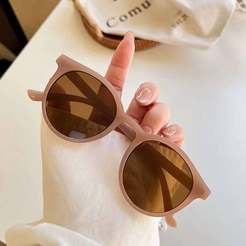 New Vintage Women's Sunglasses Fashion Trendy Small Round Frame Driving Eyewear Outdoor Travel Glasses UV400 Gafas De Sol Z260306