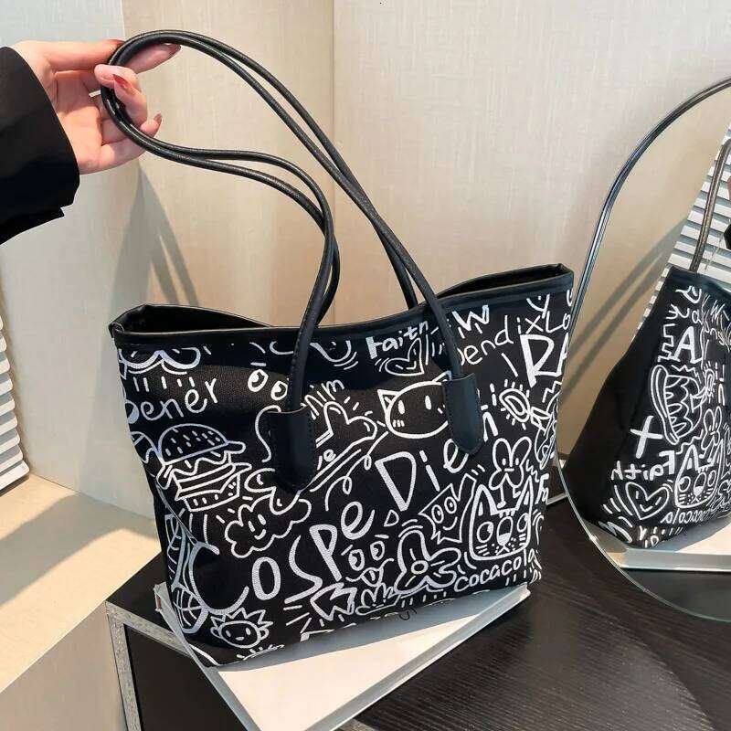 Fashion and Versatile Casual Single Shoulder Handbag with Pendant, Large Capacity Printed Tote Bag, College Style Women's Bags XJ260306
