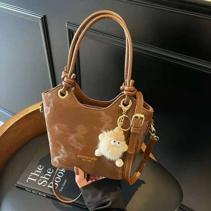 2026 New Sweet Style Zipper PU Women's Shoulder Crossbody Solid Color Popular Commuting Fashion Small Square Bag XJ260306