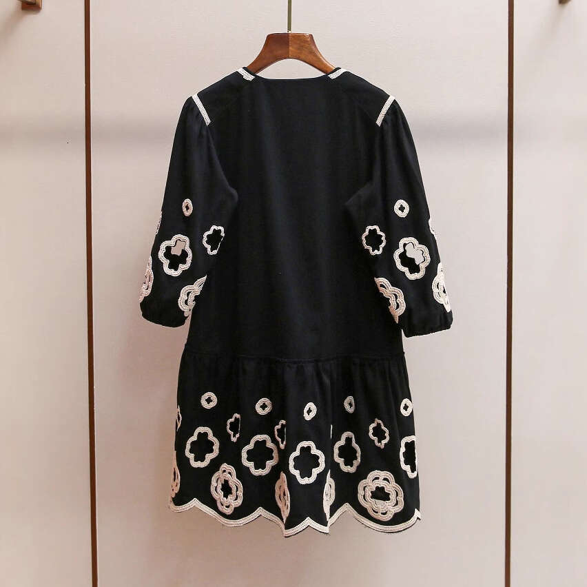 2026 Spring and Summer New French Retro Elegant Social Vacation Style Heavy Embroidery A-line Skirt