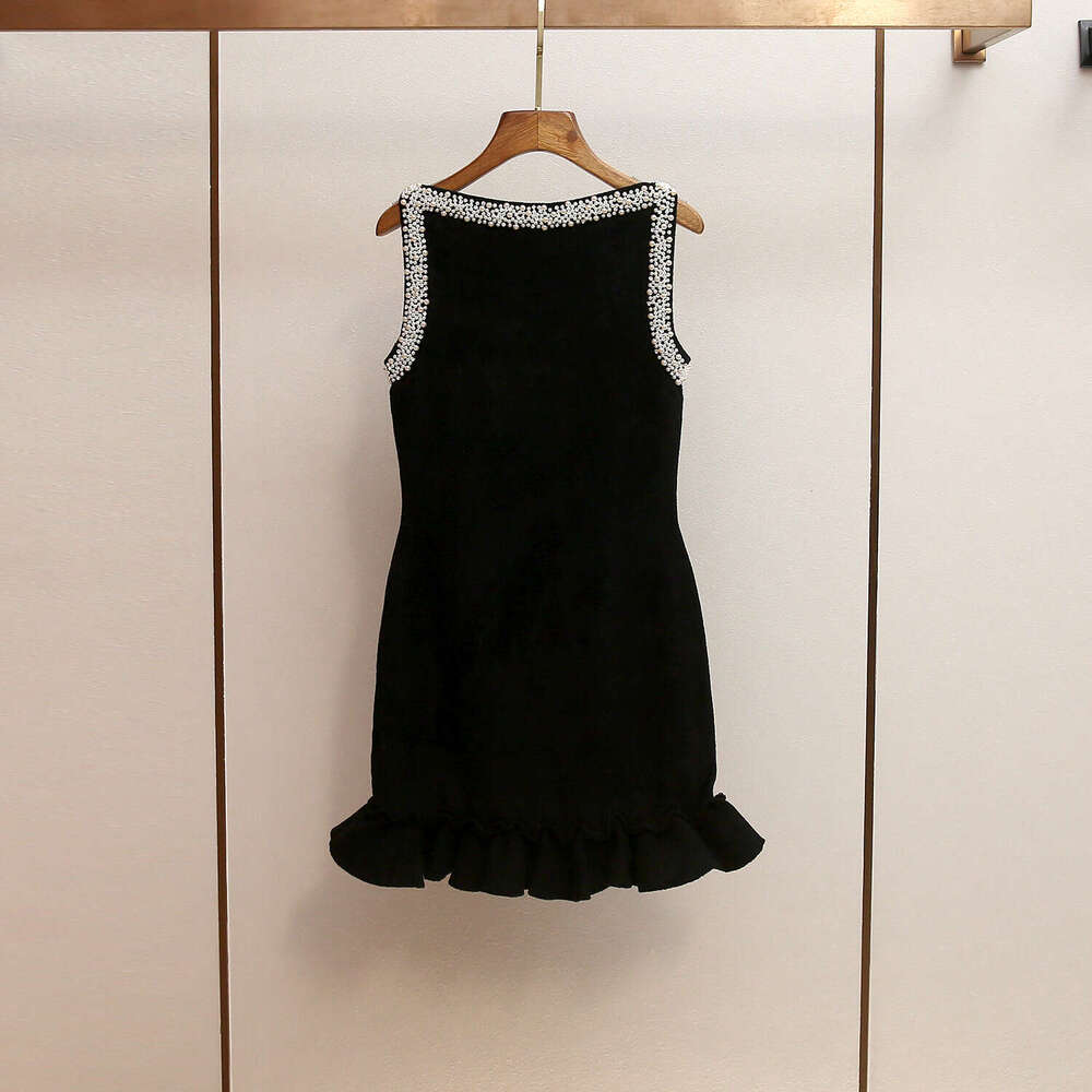 2026 autumn and winter new high-end Hepburn style featuring pleated velvet dresses designed A13 for women