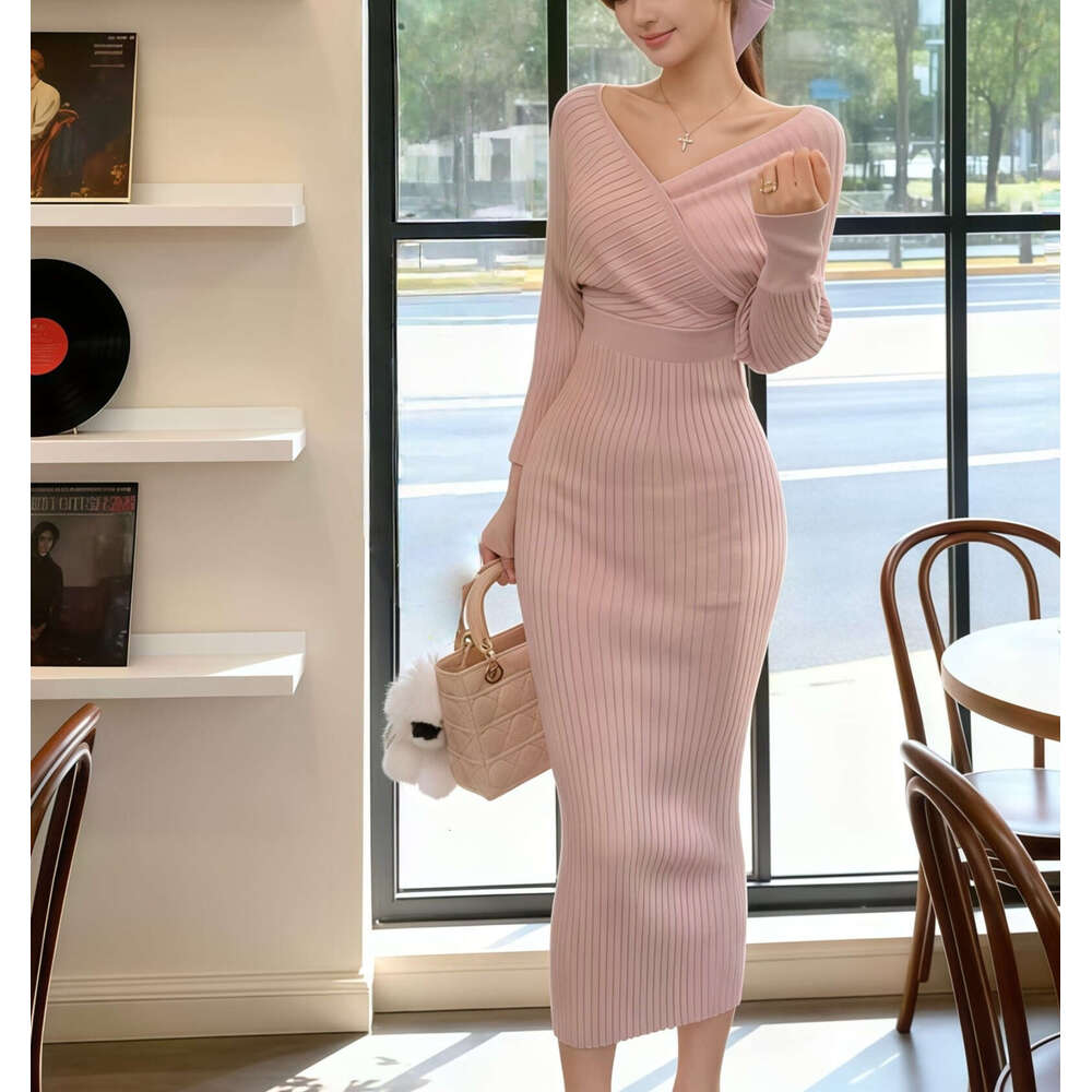 Designer French Pink V-neck New Long Sleeve Knitted 2026 Autumn/Winter Tight Waist Skirt