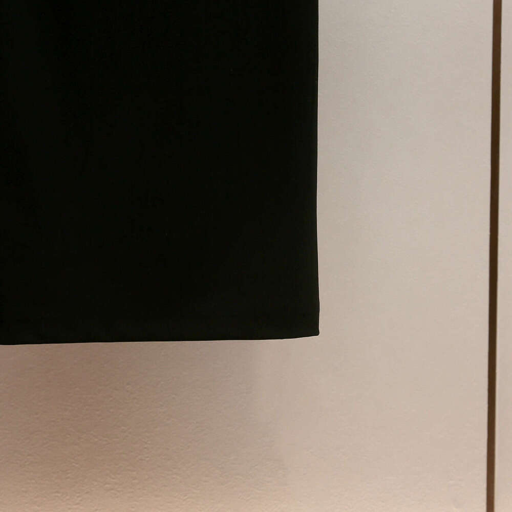 The new spring and summer styles feature elegant A12 dresses in Hepburn style, paired with contrasting butterfly bows, bead collars, backless, and lon