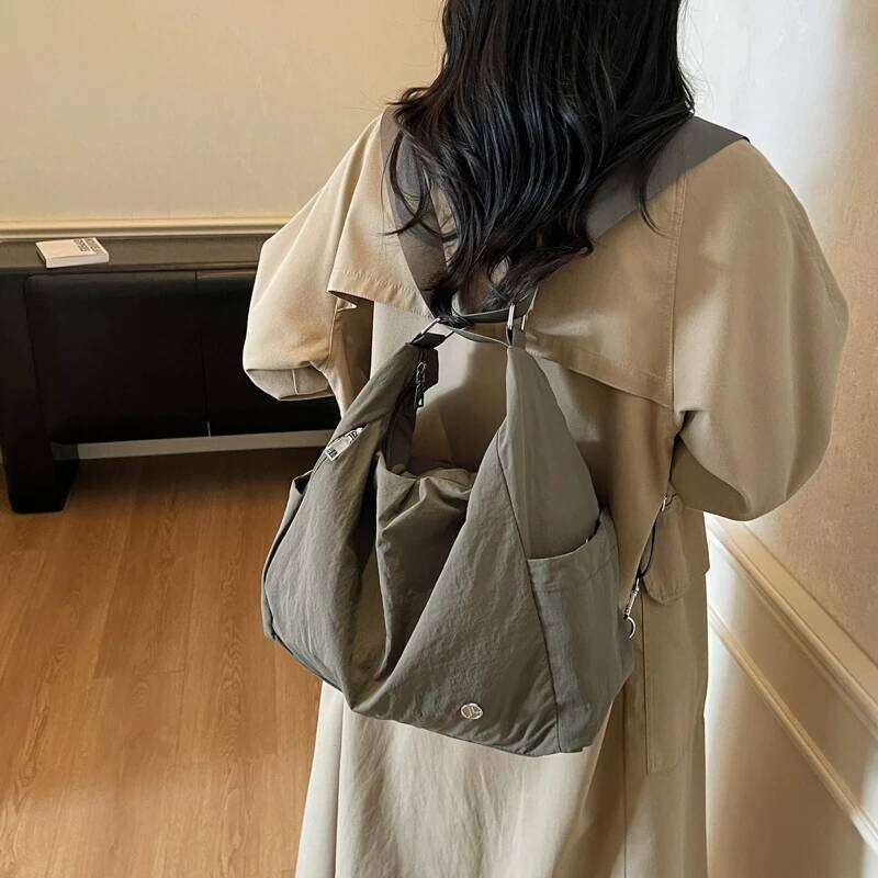 Minimalist and simple large capacity bag for women, 2025 new model, pure color, small crossbody bag, single shoulder s XJ260306