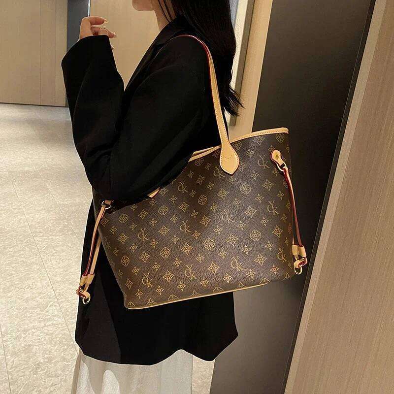 Chic Retro Diaper Women's Bag Crossbody Salon Haircut Wait Exquisite Glamorous Charming Dainty Elegant Organized Practical XJ260306