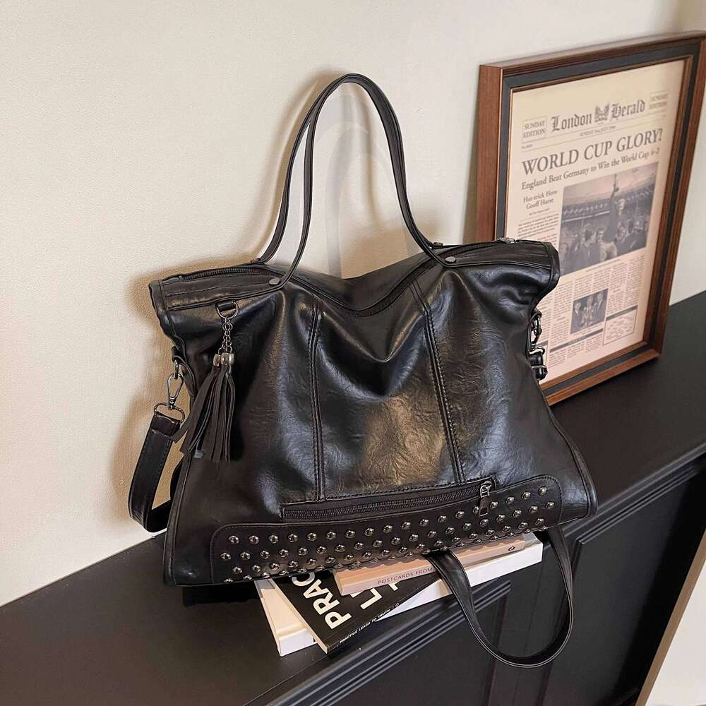 Rivet Large Capacity Tote Bags for Women 2026 Spring New American Style Commuter Sholder Fashion PU Lesther Crossbody Bag XJ260306