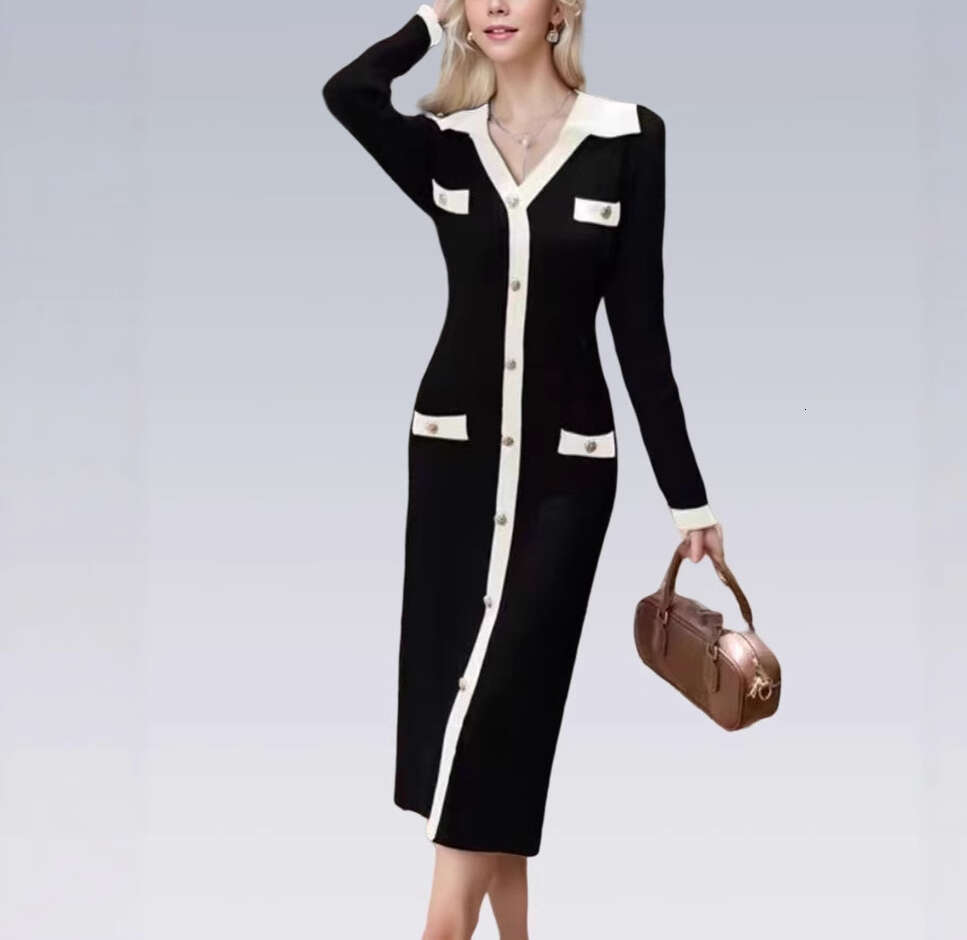 2026 autumn and winter new designer Korean fashion French V-neck single breasted slim knit dress