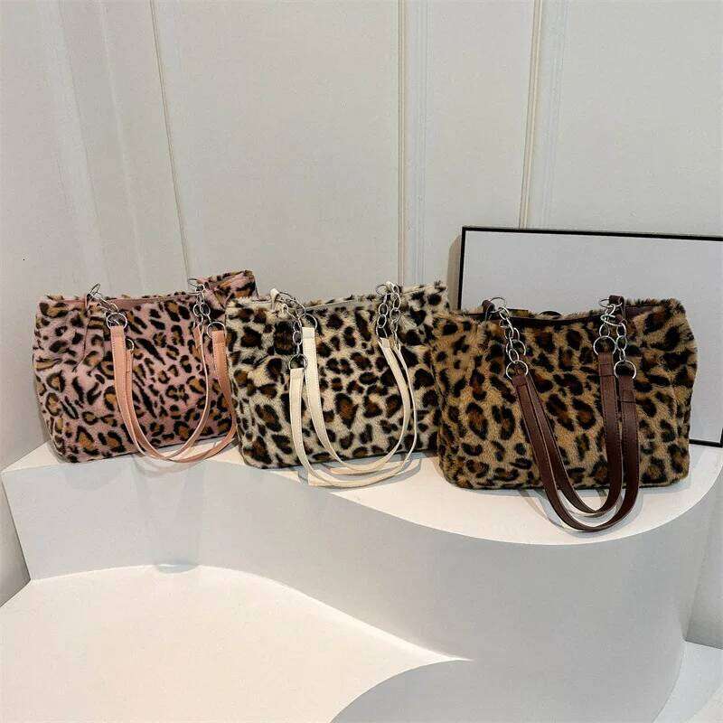 Vibrant Leopard Pattern Plush Simple Large Capacity Fluffy Shoulder Bags Korean Style Fashion Casual Chain Handbag for Tour XJ260306