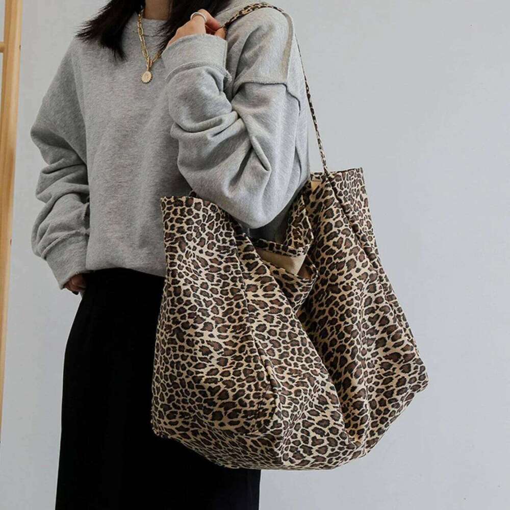 Women's Shopping Handbag Fashion Leopard Pattern Crossbody Large Capacity Shoulder Bag Simple Canvas Female Bags XJ260306