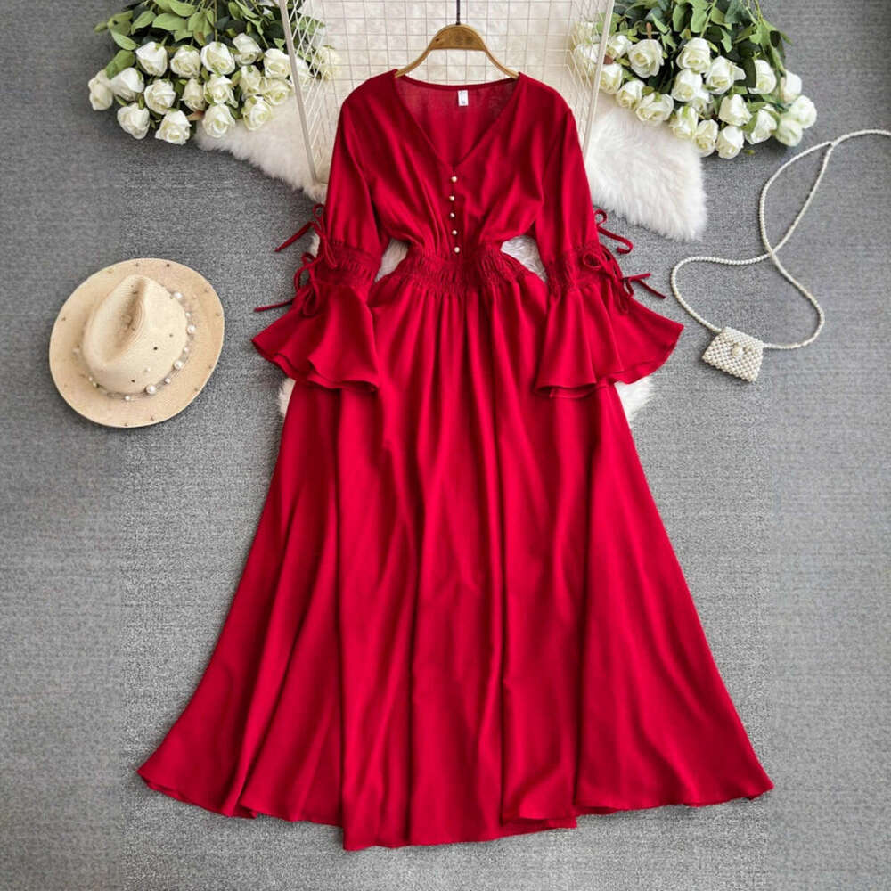 2026 Spring/Summer New V-neck Solid Color Chiffon Dress with Large Ruffle A13 Sleeves, Slim Fit, Waist and Trumpet hem