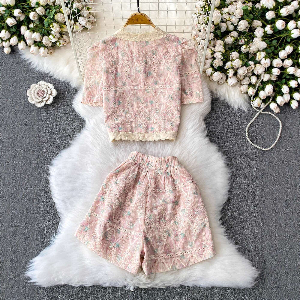 2026 Elegant Cross border Social Celebrity Style Heavy Industry Lace Embroidery Young Round Neck Jacket A12 High Waist Wide Leg Shorts