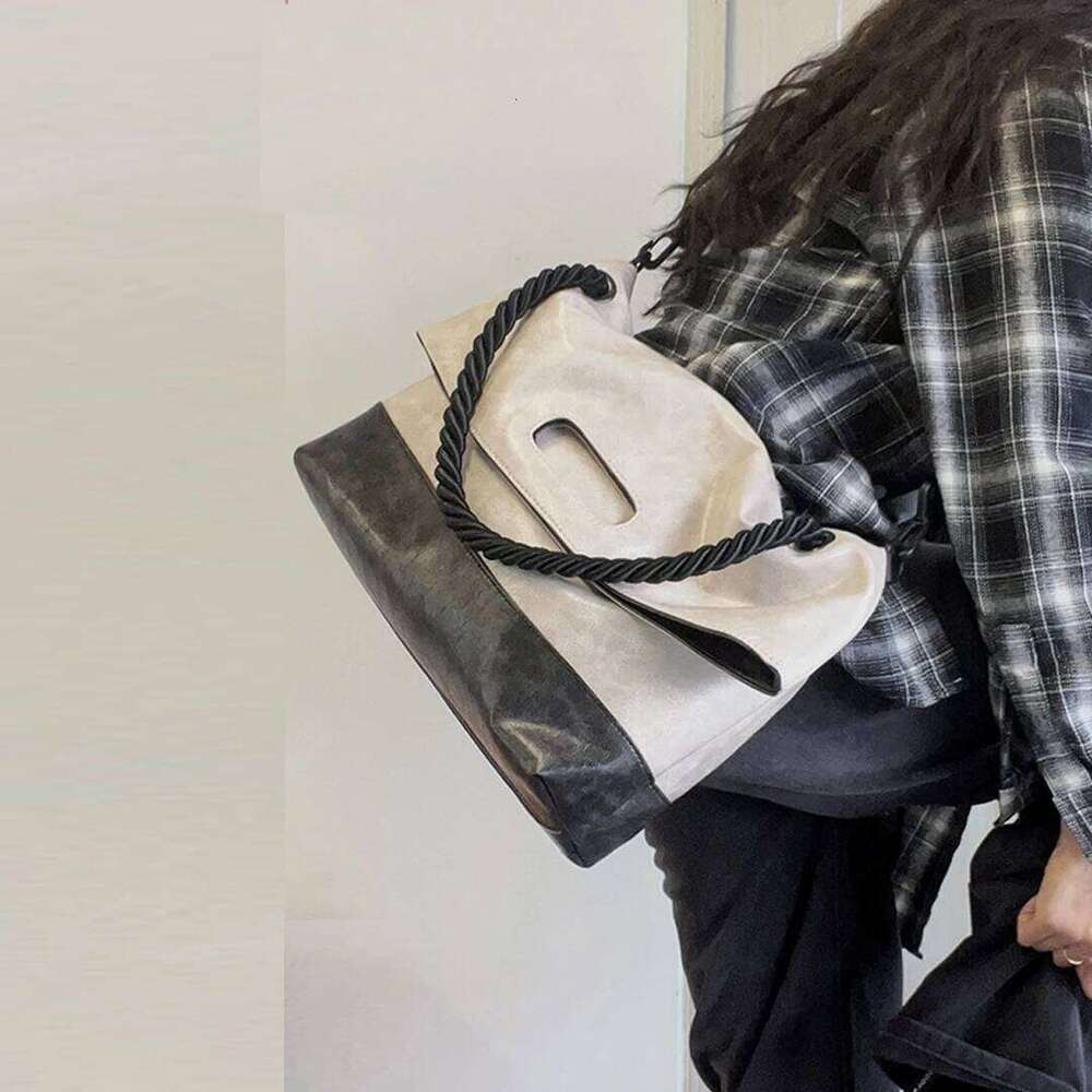 Large capacity contrasting color for women 2024 new fashionable commuting tote versatile casual shoulder crossbody bag XJ260306