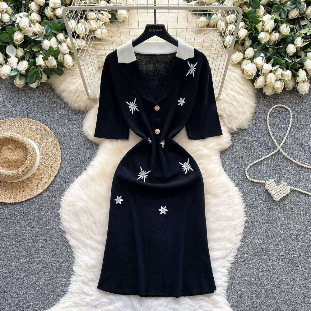 2026 Spring and Summer Designer Korean V Leader Embroidered Knitted Women's Dress New Waist A-line Short Skirt