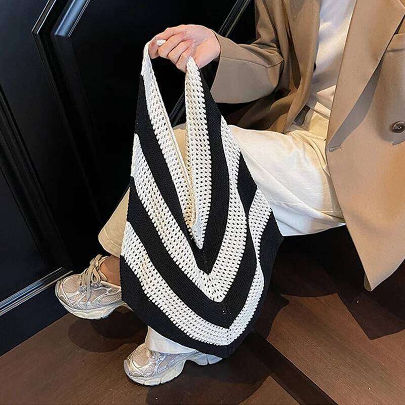 High Quality Large Capacity Color Matching Knitting Shoulder Hollow Out Fresh Exquisite Tote Bags for Women 2026 Casual New XJ260306