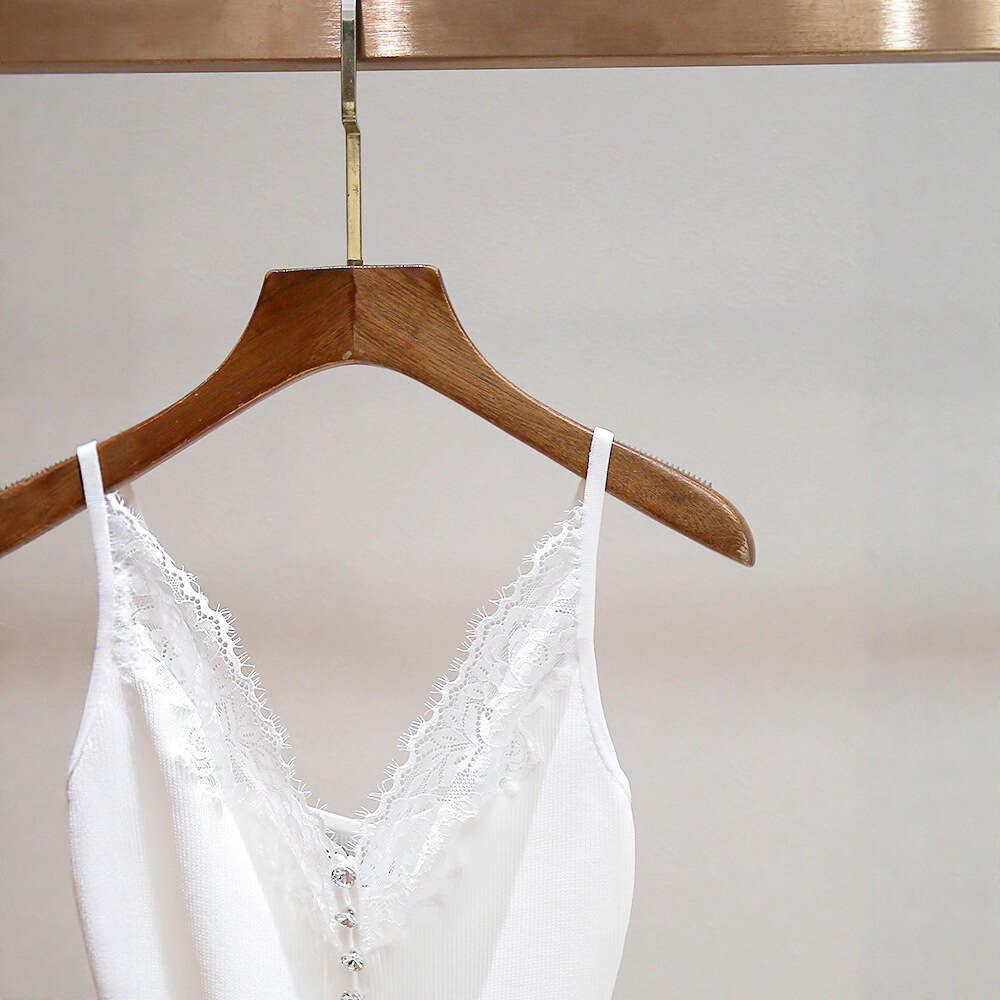 2026 spring and summer new designer French sexy lace patch rhinestone slim knit vest