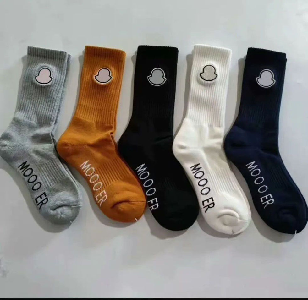 Four seasons new designer socks embroidered towel socks for men and women with leisure sports socks trend socks designer fashion collocation