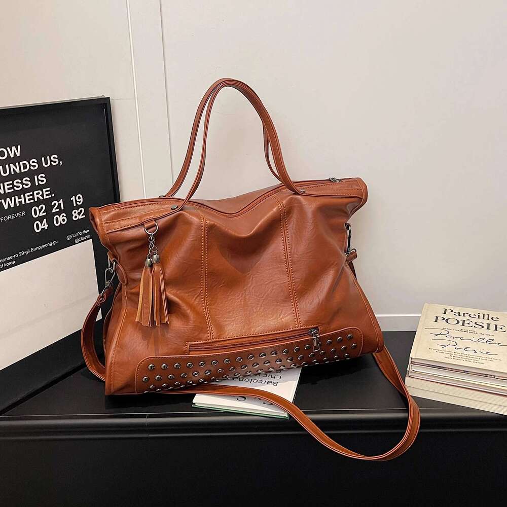 Rivet Large Capacity Tote Bags for Women 2026 Spring New American Style Commuter Sholder Fashion PU Lesther Crossbody Bag XJ260306