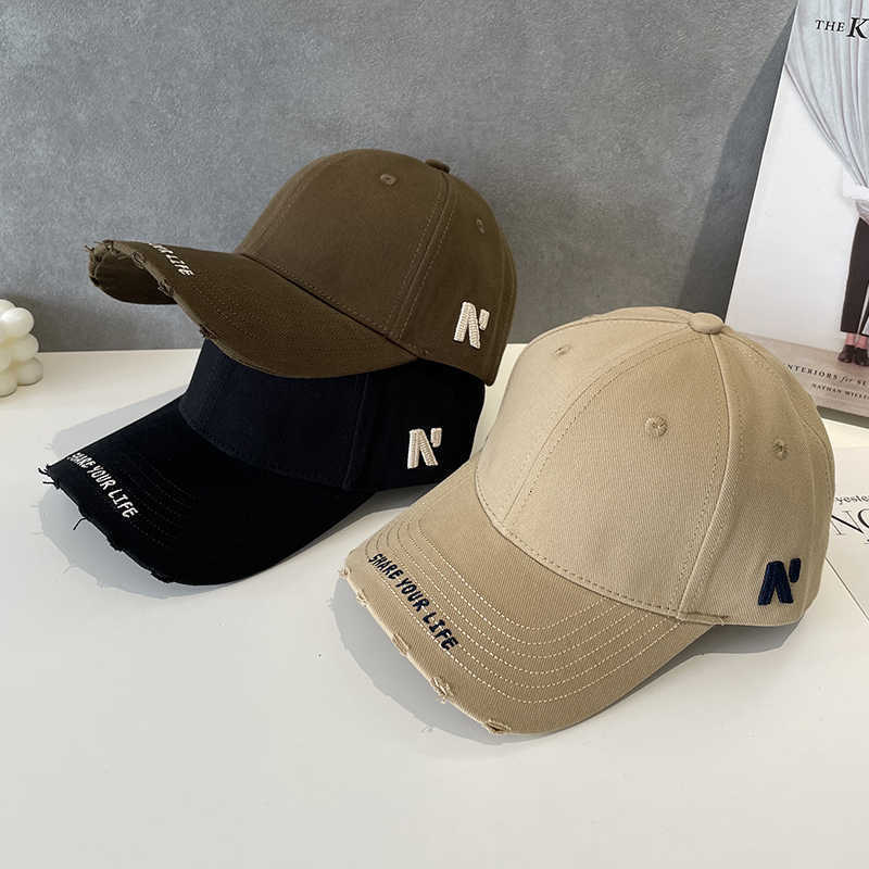 2026 New Designer Luxury Brand Side Letter Personalized Men's And Women's Baseball Hats Autumn Fashion Fashion Cool Small Hole Hardtop Duck Tongue Hat Slimming
