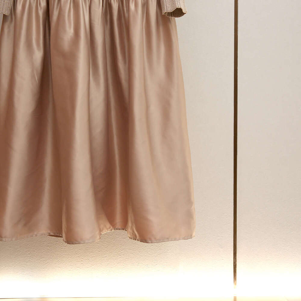 The new 2026 autumn and winter collection features high-density, elegant, and slim fitting A-line knitted dresses