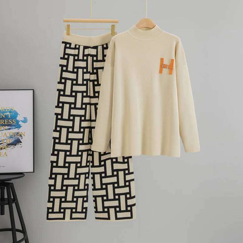 Women Autumn Fashion Color Collision Two-Piece Set O-Neck Loose Sleeved Split Top And High Waist Wide Leg Pants Outfit Luanyun Luanyun