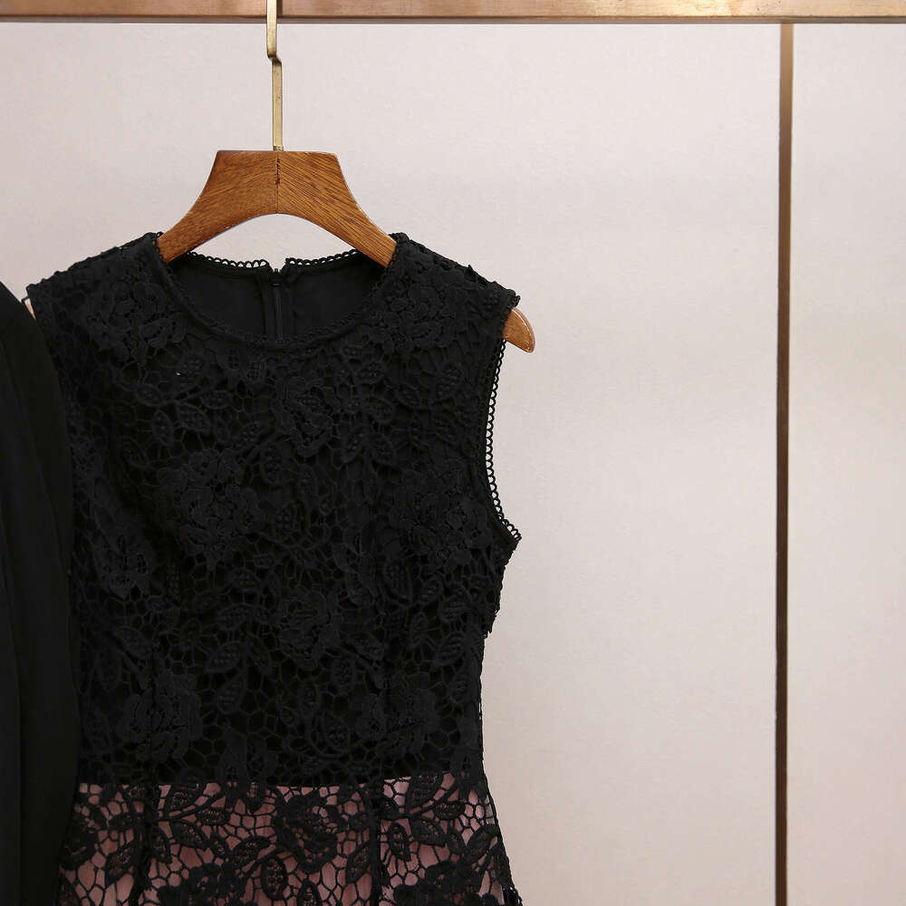 2026 designer high-end women's clothing spring and autumn new style French princess lace patch long cake skirt