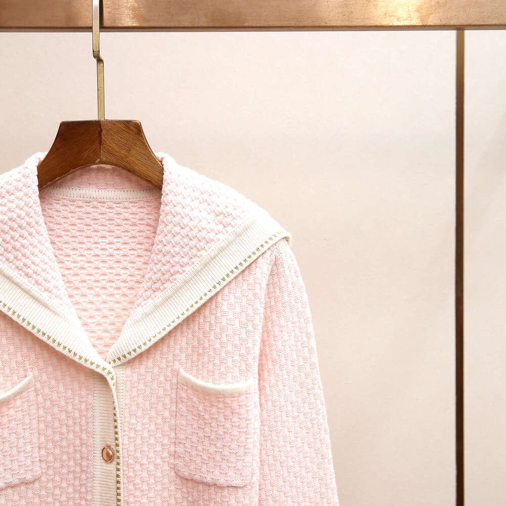 2026 A13 designer high-end women's clothing autumn and winter new item, small fragrance style, small comparison, navy collar cardigan with textur