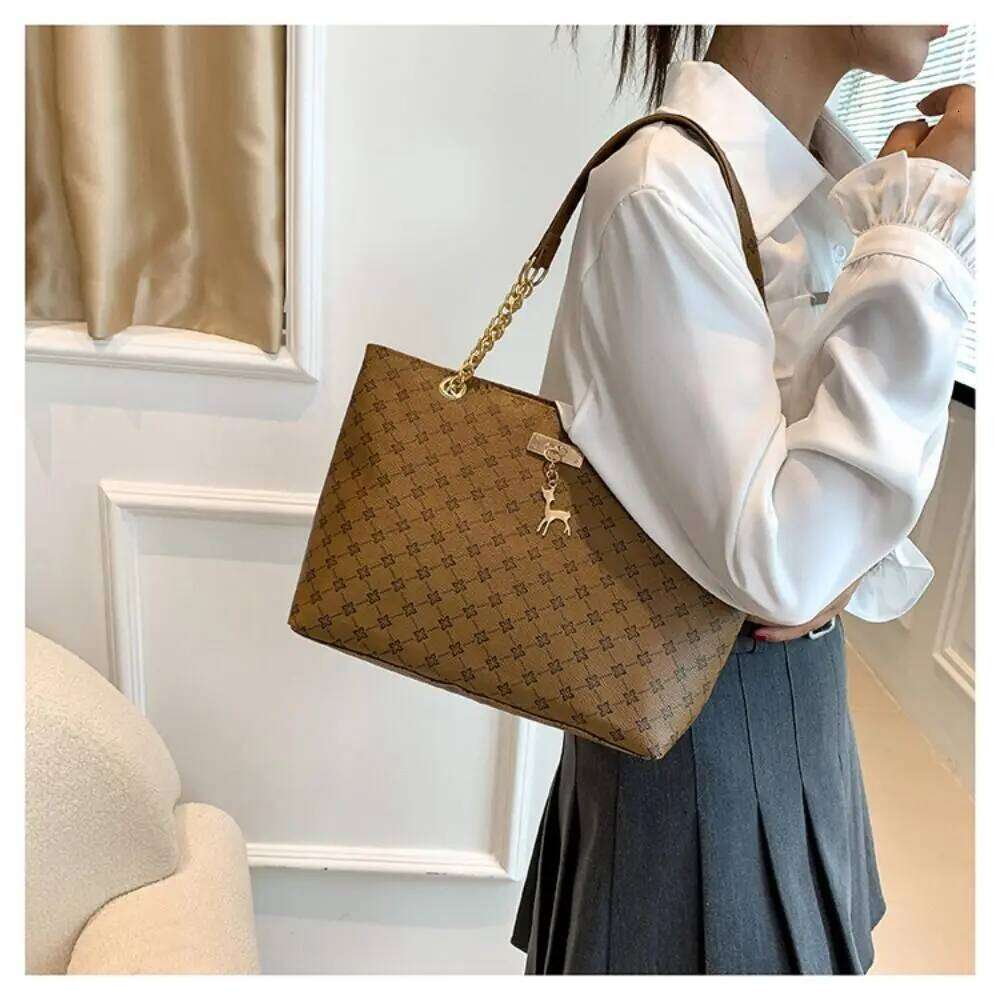 Women Luxury Design Tote Large Capacity Handbag Fashion Printing Shoulder Trendy New Shopping Bag Purse XJ260306