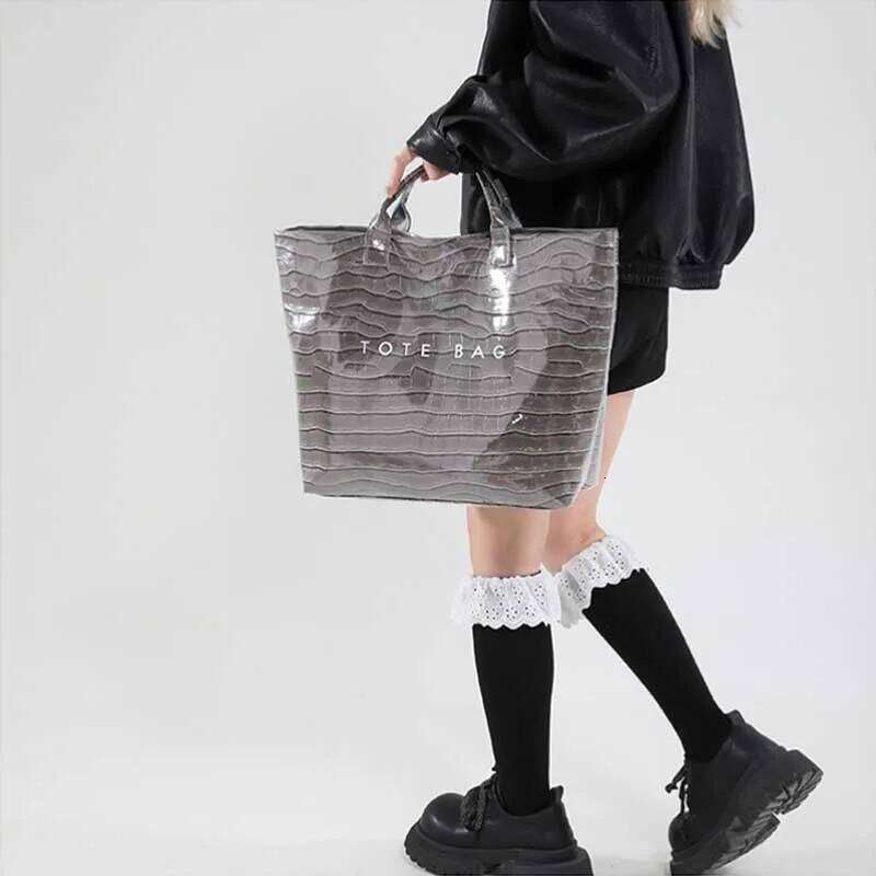 Crocodile Texture Tote Bag Pvc Kraft Paper Large Capacity Luxury Hobo Handbag Women Casual Shopping Letters Top Handle Hand Bags XJ260306
