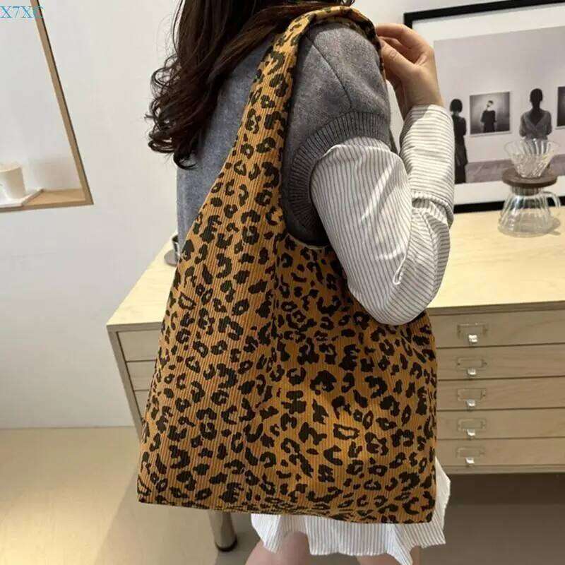 X7XC Trendy Leopard Print Handbag Slouchy Bag Suitable For Fashion Enthusiasts XJ260306