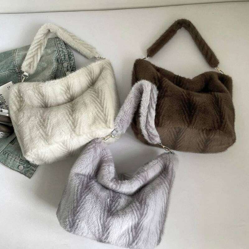 Luxury Faux Fur Women's Bucket Shoulder Bags Fashion Soft Plush Female Stripes Handbags Large Capacity Ladies Furry Tote Bag XJ260306