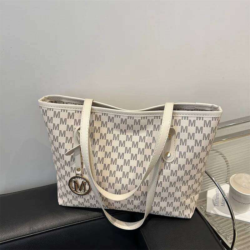Relaxed Feel Tote Bag for Commuting, Women's 2025 Spring New Fashion Shoulder Bag, Large Capacity Handbag XJ260306