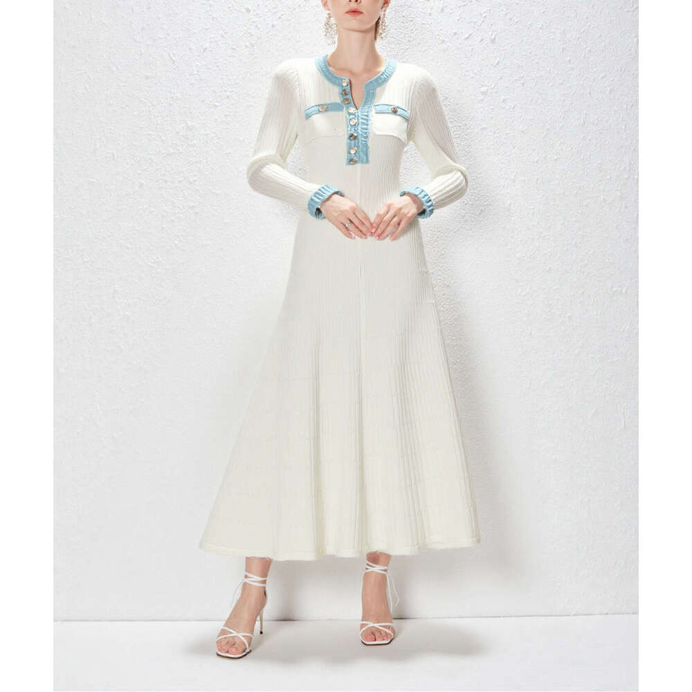 2026 Autumn/Winter New Korean Fashion French V-neck Single breasted Slim Knitted Long Dress