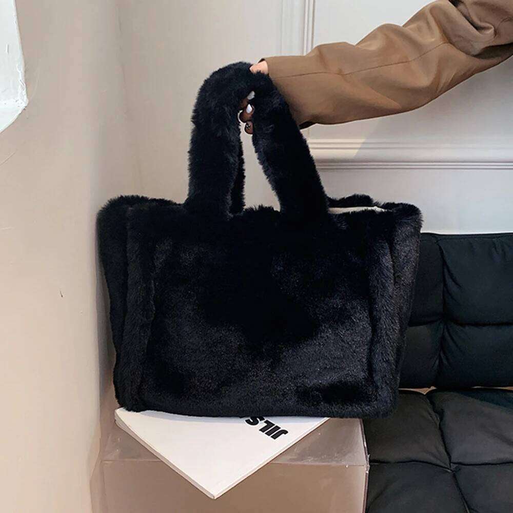 Large Plush Tote Faux Fur Shoulder Bag Winter Fluffy Designer Handbags Warm Soft Crossbody Bags for Women Shopper Purses XJ260306