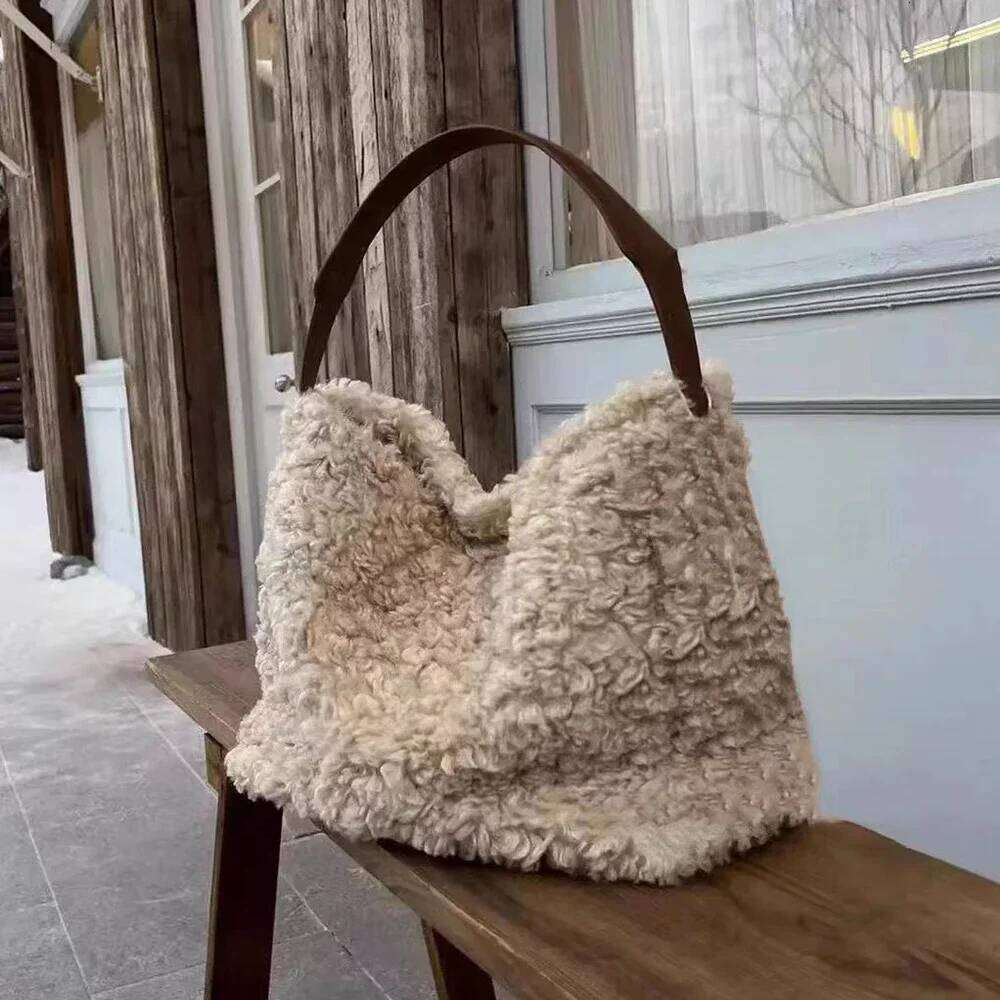 Autumn Winter Lamb Wool Tote Warm Plush Shoulder Bag Faux Fur for Women Handbag Fashion Designer Bags Shopper Clutch Purses XJ260306