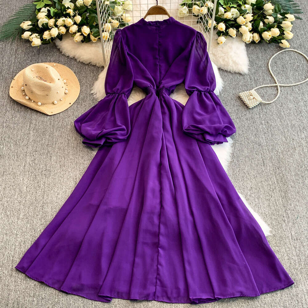 Elegant designer lantern sleeve chiffon women's dress 2026 new high-end niche pleated slim fit style