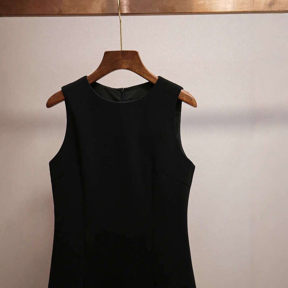 2026 designer high-end women's summer new French elegant patch mesh sleeveless vest