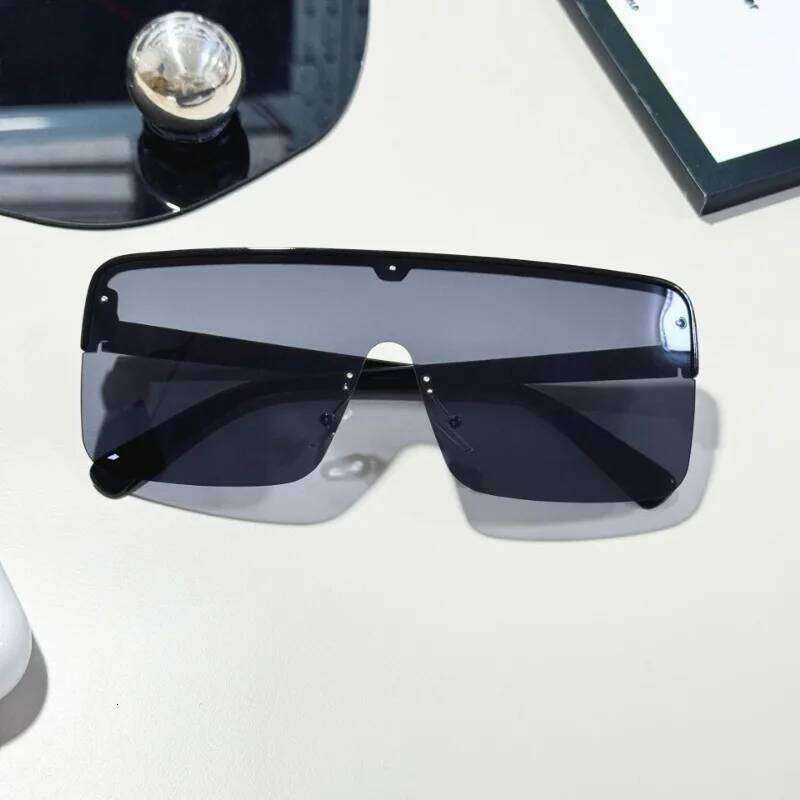 New Big Square Frame Sunglasses UV400 Summer Fashion Vintage Ladies Glasses Outdoor Travel Beach Sun Shade Eyewear Z260306