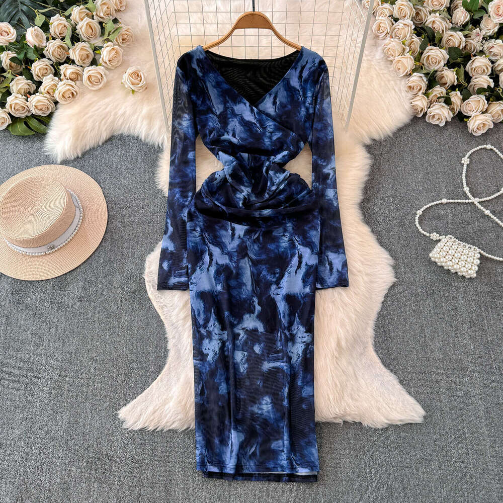 2026 designer elegant French deep V-neck long sleeved printed mesh dress with waist cinching and slim fitting skirt