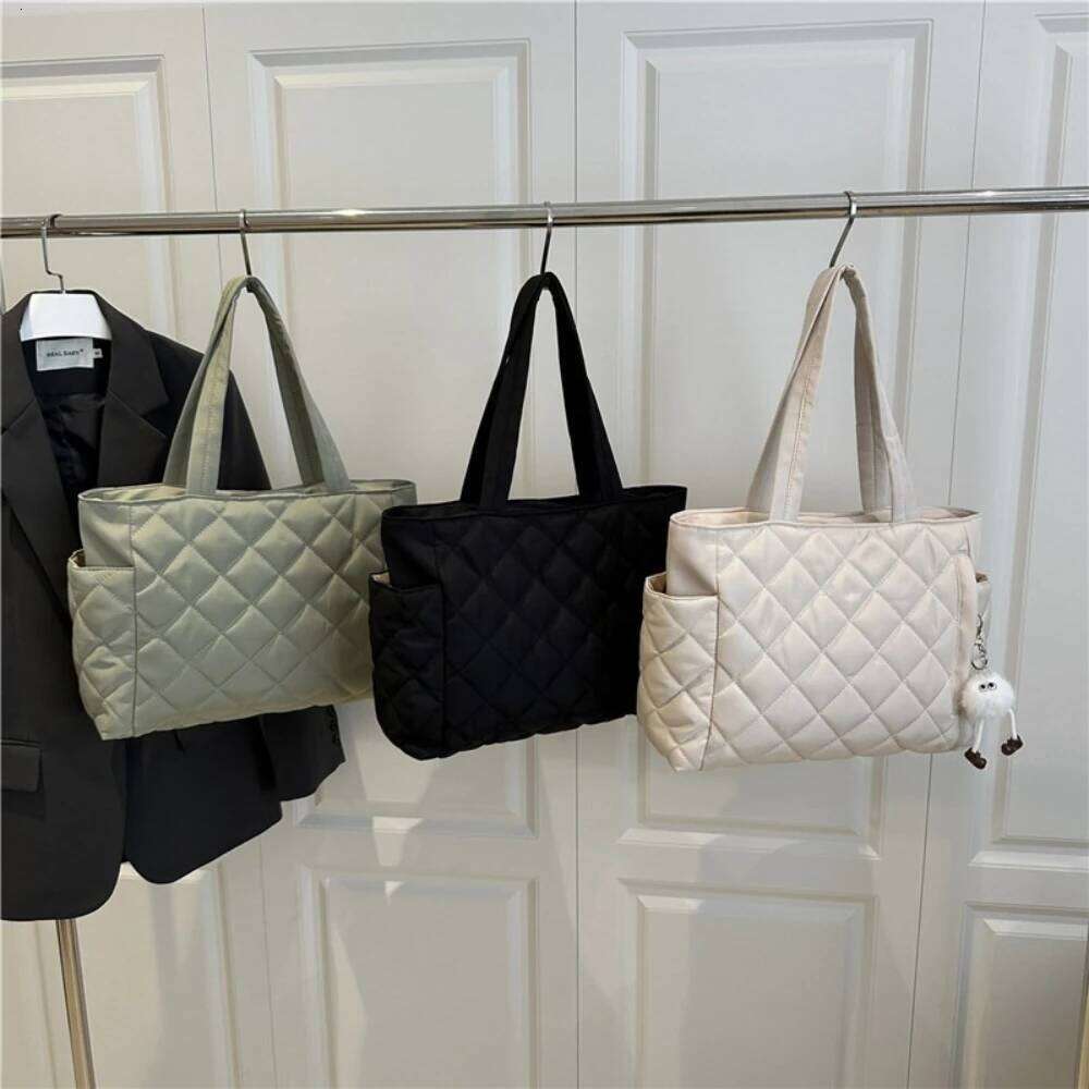 Fashionable Quilted Tote with Cute Plush Decoration, Autumn Leisure Large Capacity Handbag Daily Commuting Shoulder Bag XJ260306