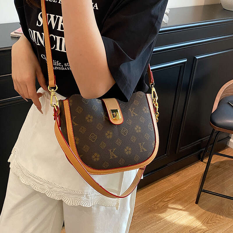 Women's saddle 2026 new fashion light luxury stylish vintage printed shoulder niche design crossbody bag