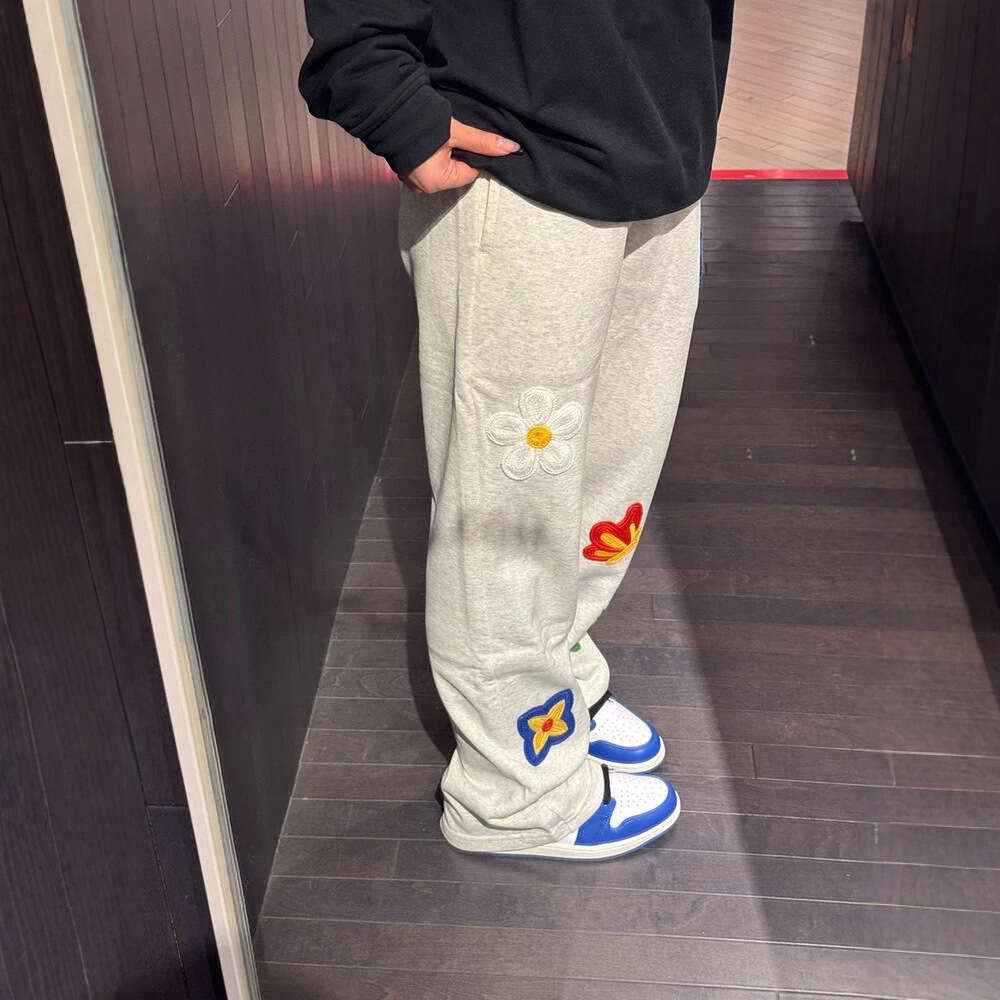 American-Style Floral Embroidery Curved Hem Sweatpants For Men, Niche Design, Loose Casual Sports Cleanfit Micro-Flared Straight Pants