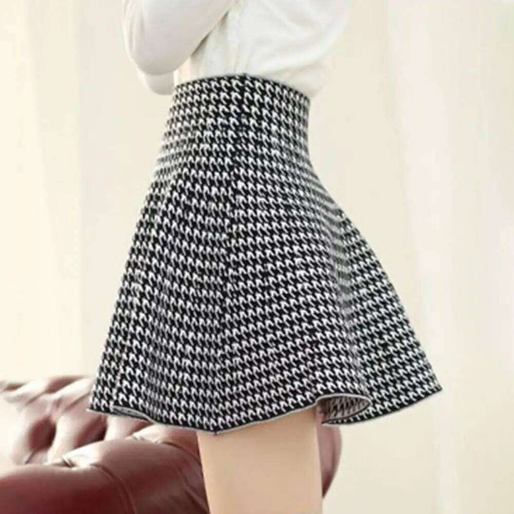 Classic Swallow Gird Pleated Skirts Fashion Autumn Winter A-Line Mini Chic Trendy Short Women Skater Skirt XJ260309