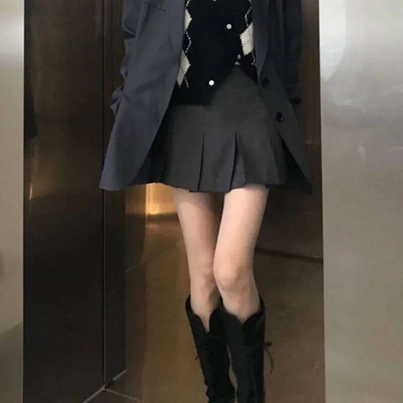 Mini Pleated Skirts Women Solid Korean Fashion Casual Simple Chic Basic Preppy Style Streetwear All-match Spring Faldas Mujer XJ260309