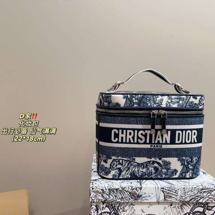 portable makeup bag, large capacity, new stylish travel toiletry and cosmetic storage