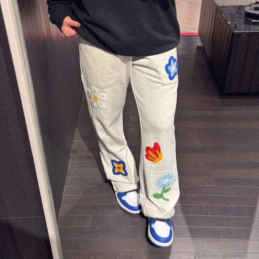 American-Style Floral Embroidery Curved Hem Sweatpants For Men, Niche Design, Loose Casual Sports Cleanfit Micro-Flared Straight Pants