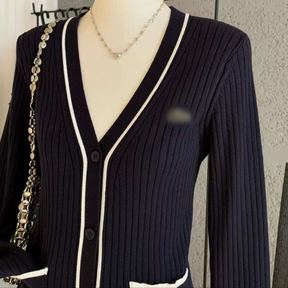 V-neck knitted sweater Designer Cardigan sweater Coat top Women's sweater Spring clothes Fashion Luxury knitting shirt one size high quality Dark blue